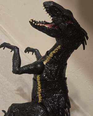 MATTEL Electronic Jurassic World Grab N Growl Indoraptor Dinosaur